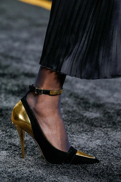 Look 32